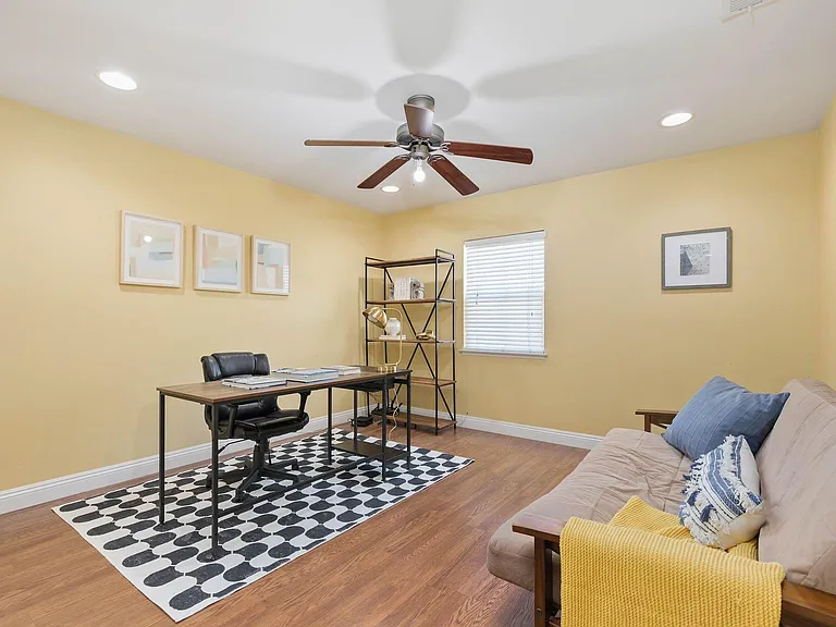 7597 Freestone Ct — Photo 17