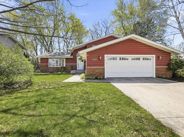 1031 Brooke Ln, Schererville, IN 46375