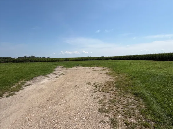 20th Ave, Van Horne, IA 52346