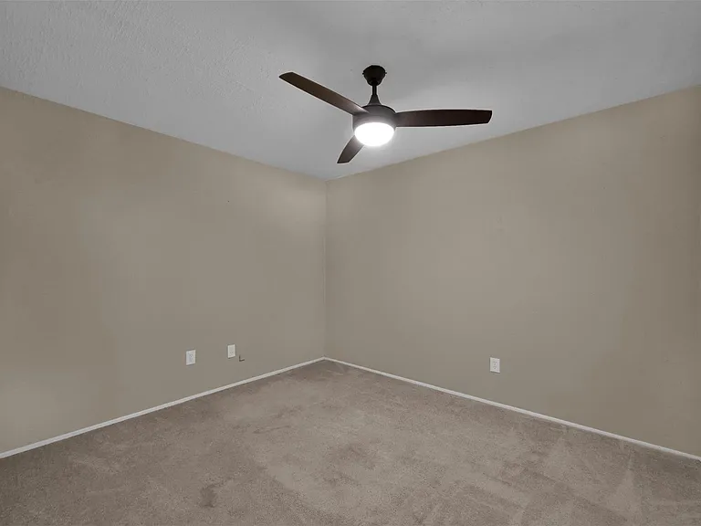 16858 Gleneagle Dr N — Photo 18