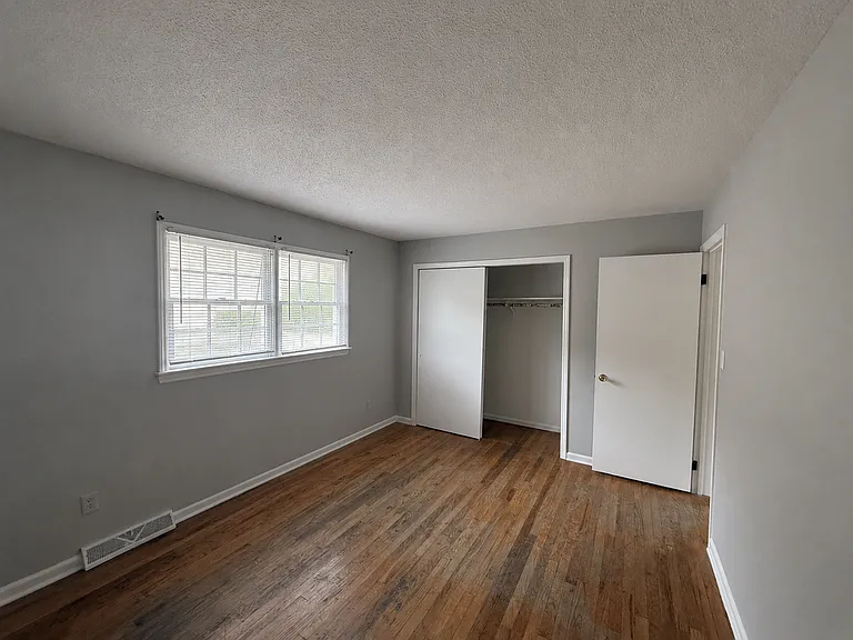 209 E McAden St #G — Photo 13