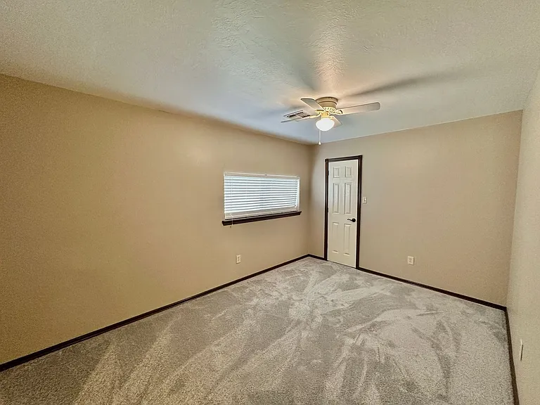 4 NW Havenshire Cir — Photo 25