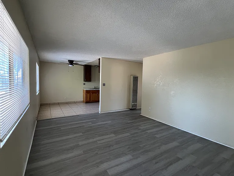 6700 Chanslor Ave — Photo 2