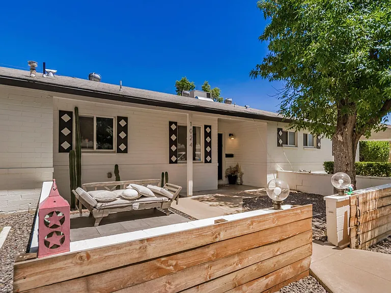 1024 W Georgia Ave — Photo 4