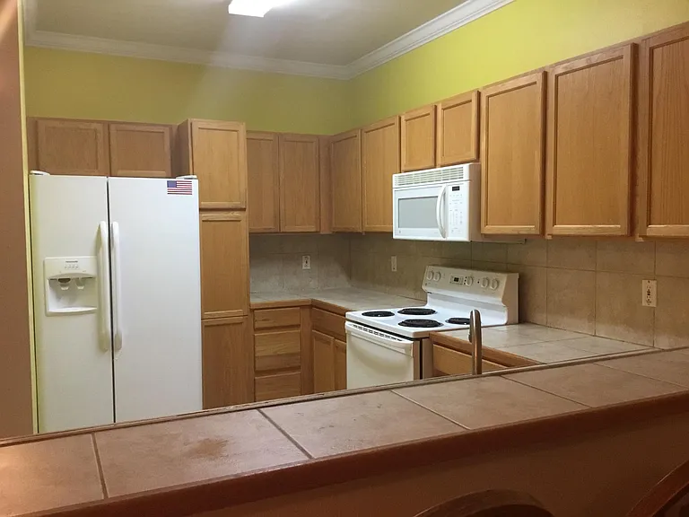 4625 Burbank Dr #508 — Photo 15