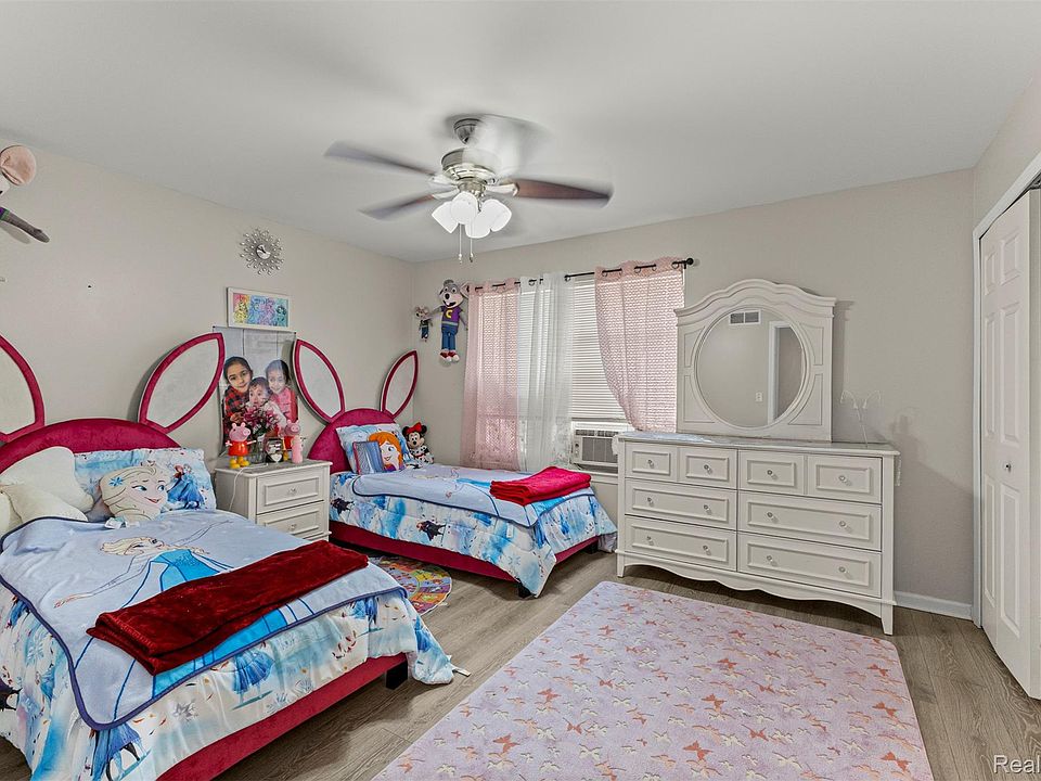 28215 Hillsbriar Dr, photo 29
