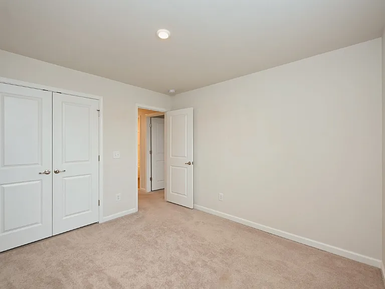 633 Exmoor Dr — Photo 18