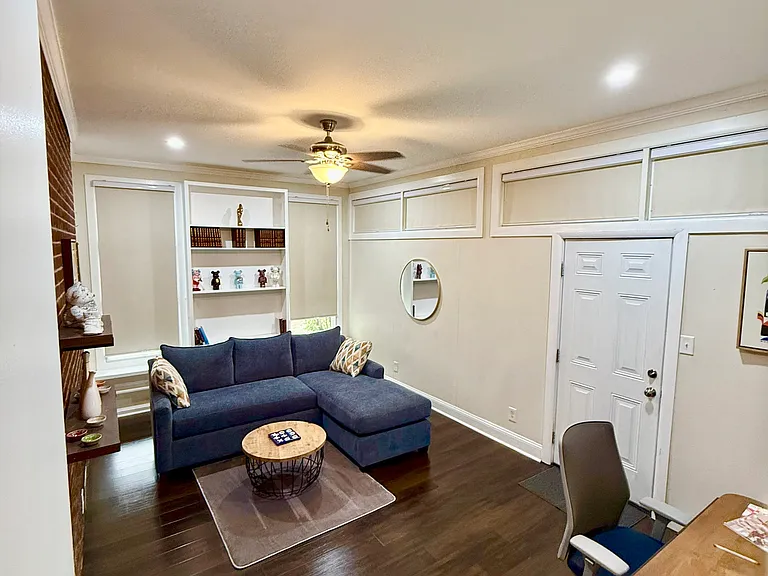6416 Glyndon Ln — Photo 2