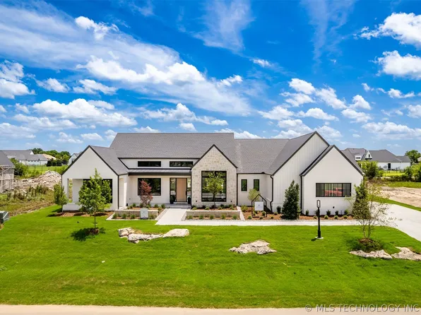 17254 E White Tail Cv, Owasso, OK 74055