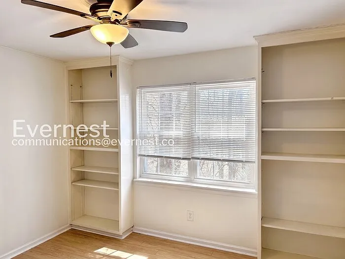 2086 Montreat Cir — Photo 8