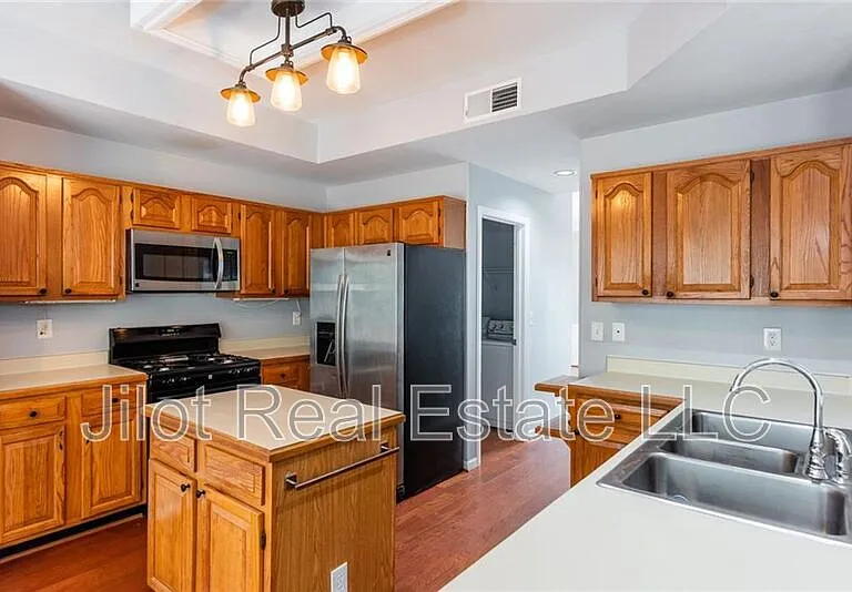 483 Mountain Oaks Pkwy — Photo 7