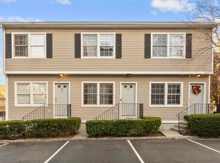 Strawberry Hollow, Stamford, CT 06902