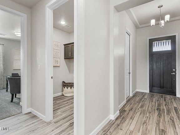 2nd image of 829 Paseo Dulce Ave