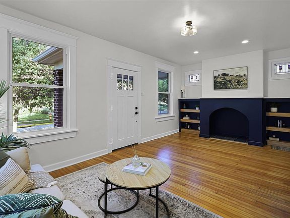 2nd image of 1036 Yale Ave