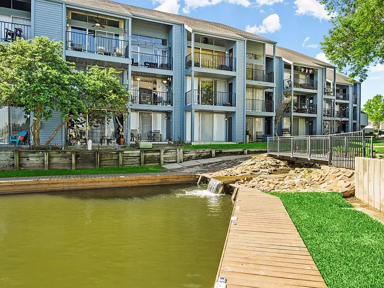 12500 Melville Dr #2 — Photo 8