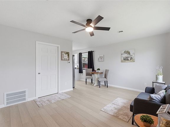 5th image of 15 Diana Ln N