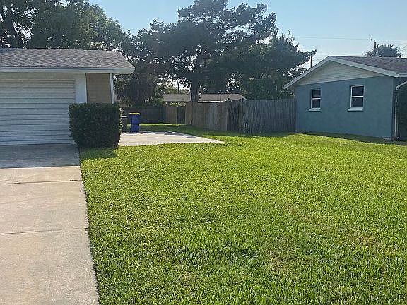 3rd image of 1846 India Palm Dr