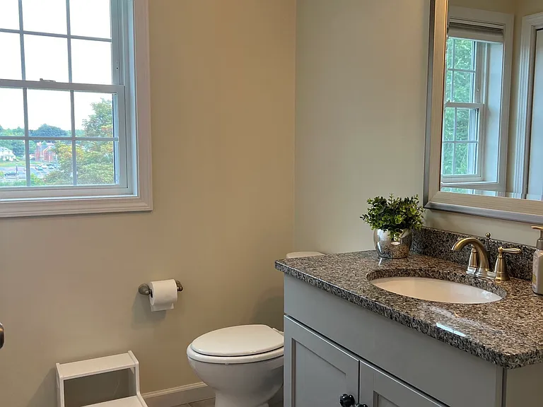 70 Lakeside Ave — Photo 9