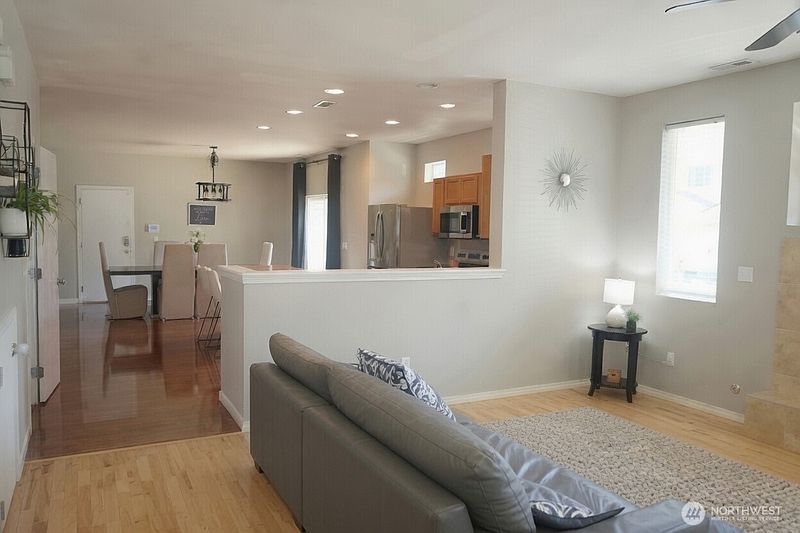 2nd image of 4316 Freemont Street NE