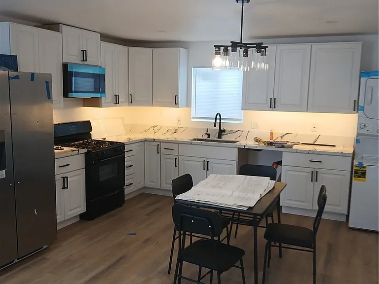 7937 Cleon Ave — Photo 1