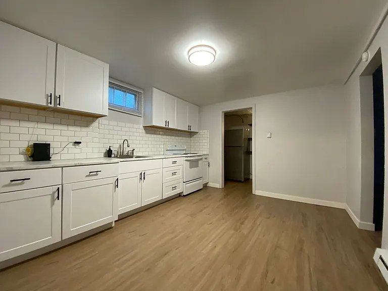 725 S 16th Ave #B — Photo 2