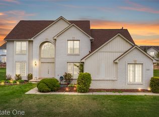 2447 Lorenzo Dr, Sterling Heights, MI 48314