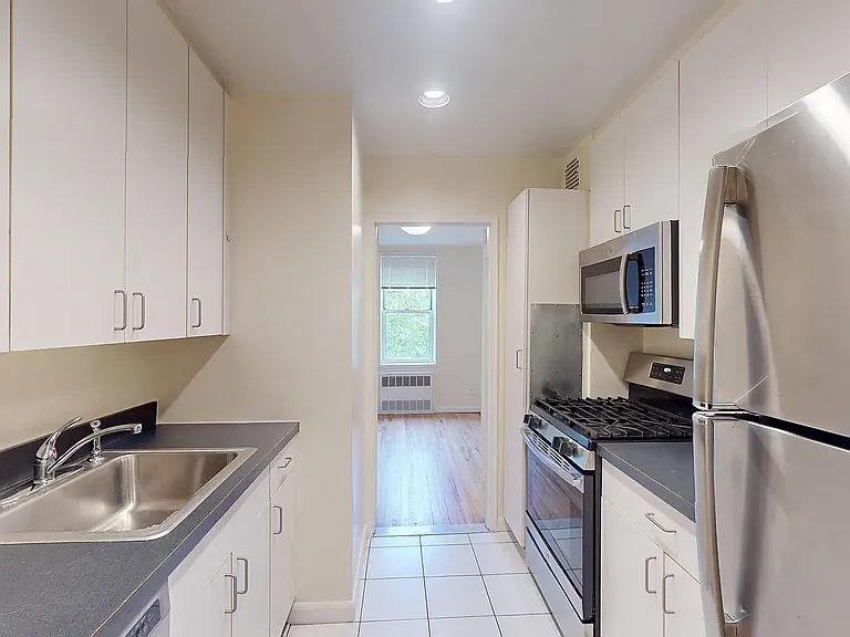 24510 Grand Central Pkwy #4E — Photo 7