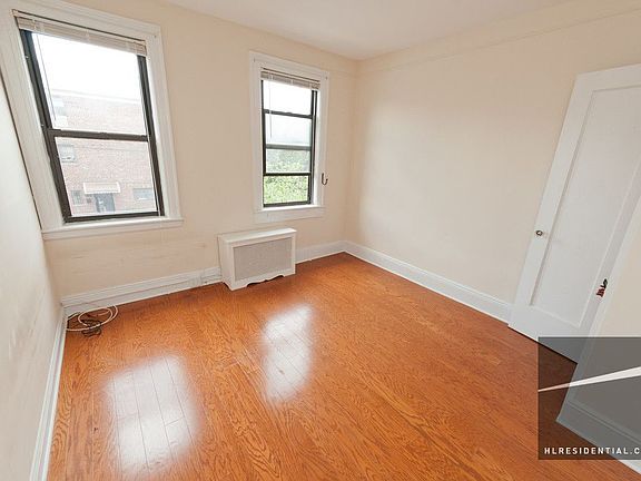 4th image of 3157 47th St #3