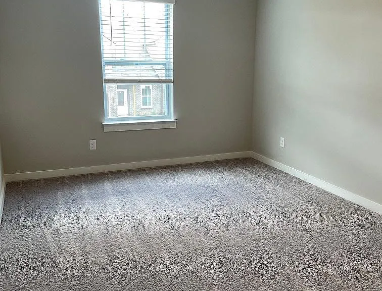 385 Casper Dr — Photo 9