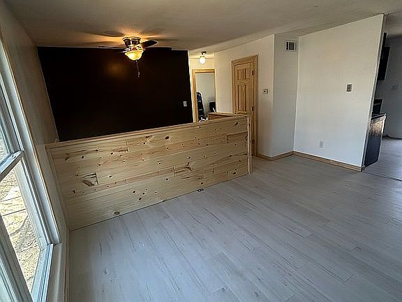 4th image of 1905 Queen Mary Ct