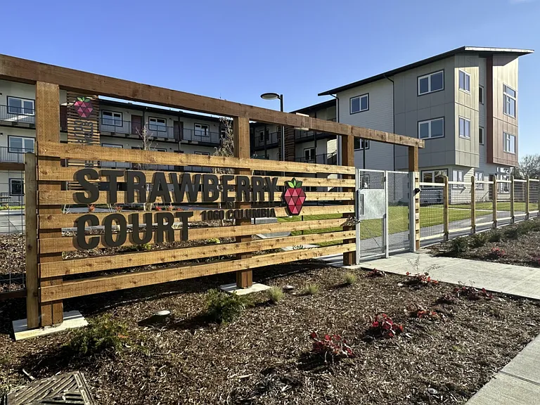 Strawberry Court Apartments — Photo 16