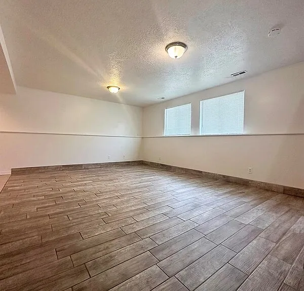 1675 W 100 N #B — Photo 5