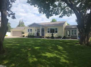 105 Broadway Dr, Eagle Grove, IA 50533