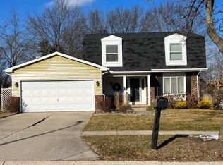 724 Oak Ridge Dr, Brighton, MI 48116