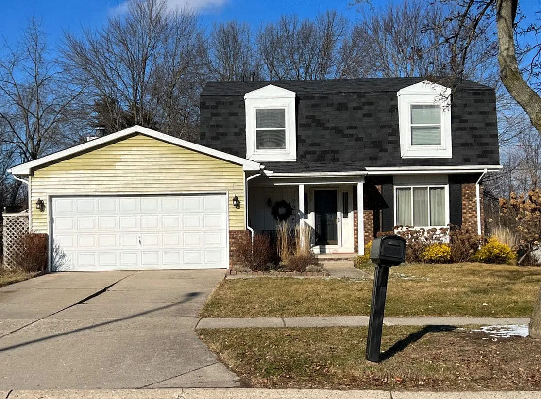 724 Oak Ridge Dr photo 1