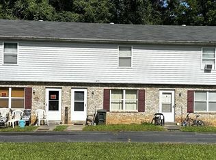 809 Royal Dr, Martinsville, VA 24112