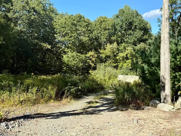 10 Nature View Dr, Wrentham, MA 02093