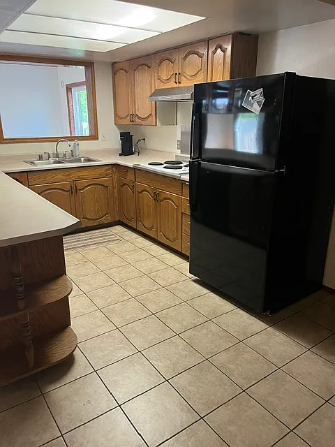 4 bed, 2200 sqft, $2,750 — Photo 4