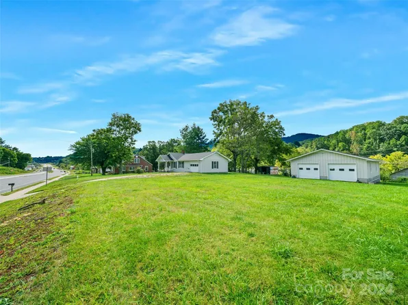 670 E Us Highway 19e, Burnsville, NC 28714