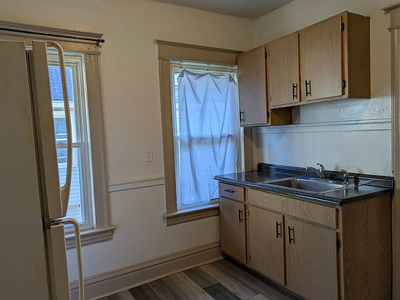 5th image of 656 Genesee St #Up