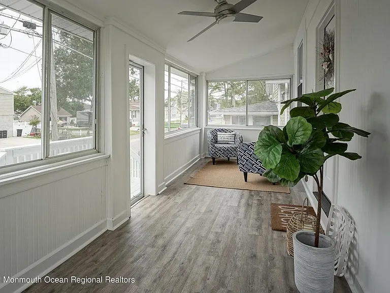 530 E Point Pleasant Ave — Photo 2