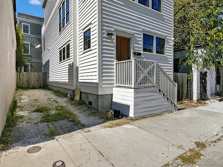 24 Line St — Photo 39