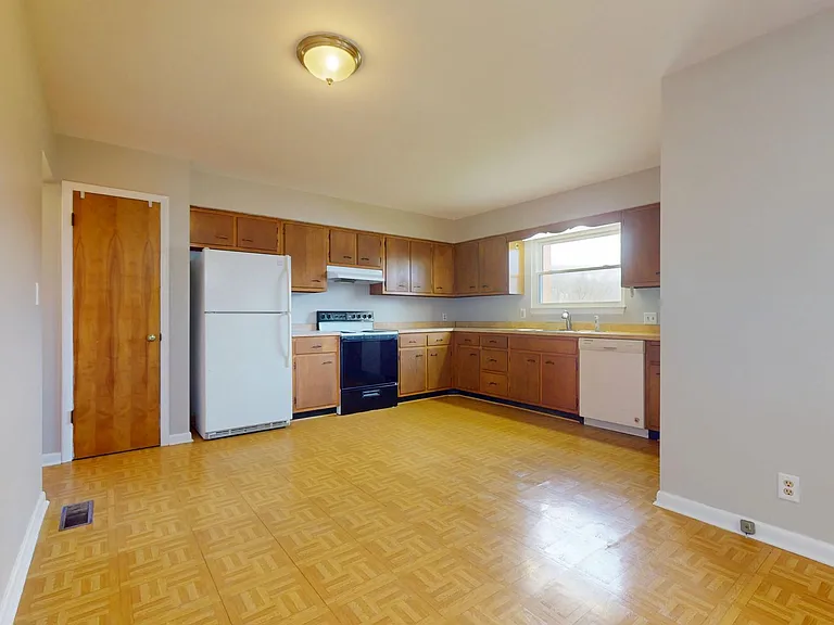 187 S Gamble St — Photo 3