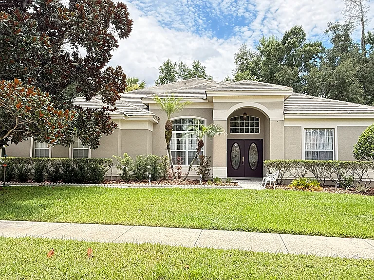 1697 Shadowmoss Cir — Photo 1