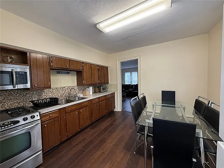 23 1/2 Cedar St — Photo 11