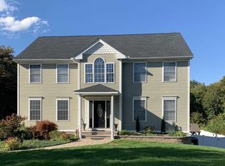 137 Apple Ridge Rd, West Springfield, MA 01089