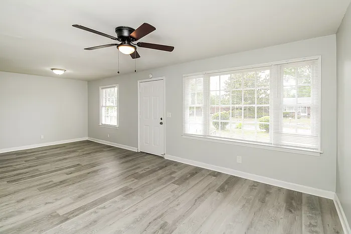 3 bed, 1.5 bath, 1200 sqft, $1,645 — Photo 4