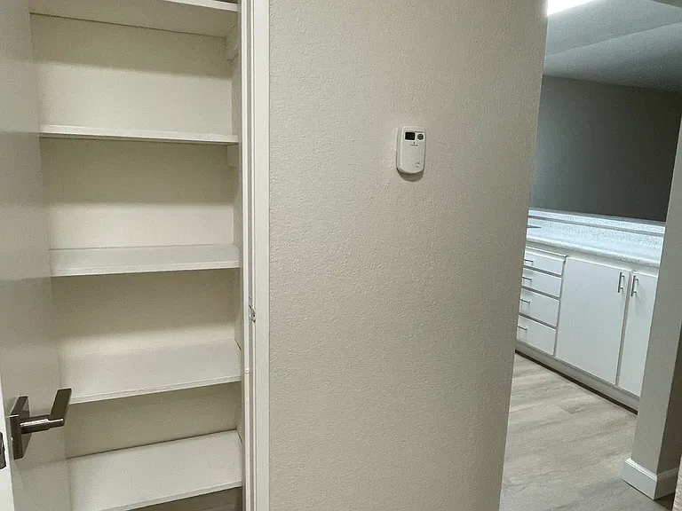 Aegena — Photo 17