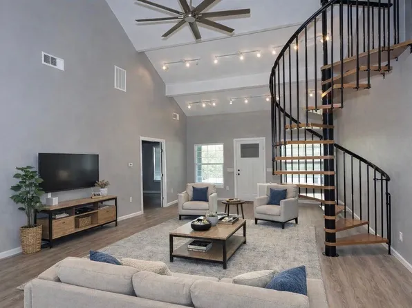 400 S Guadalupe St, Granger, TX 76530