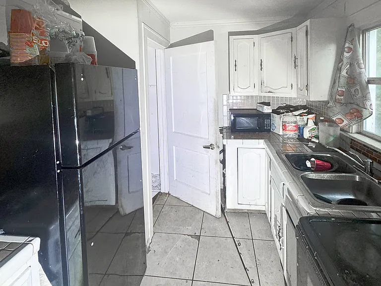 612 Neubert Ave — Photo 9